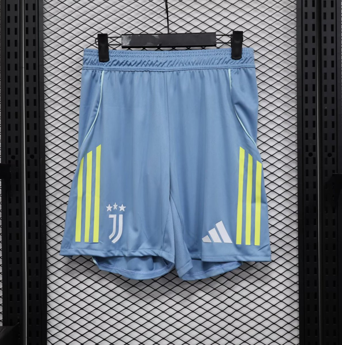Player Version 25/26 Juventus Away Shorts