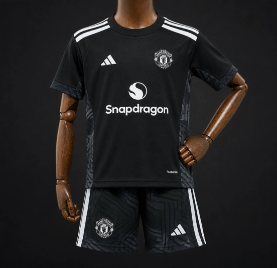 26/27 Kids Manchester United Home Goalkeeper Black/White Jersey + Shorts Set