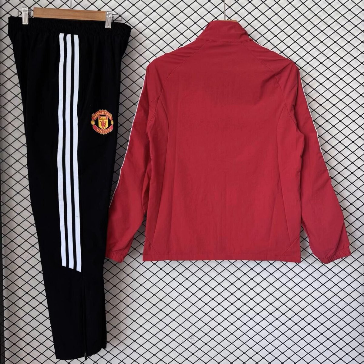 26/27 Manchester United Red & Black Training Tracksuit